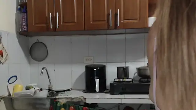 Snapshot of CATRINA-83 chatting on October 3, 11:50 pm CATRINA-83 online show from October 3, 11:50 pm