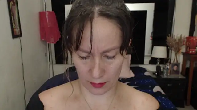 Snapshot of CATRINA-83 chatting on October 18, 2:35 am CATRINA-83 online show from October 18, 2:35 am