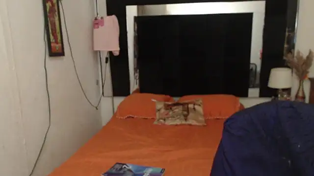 Snapshot of CATRINA-83 chatting on October 31, 5:09 pm CATRINA-83 online show from October 31, 5:09 pm