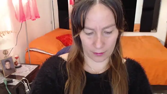 Snapshot of CATRINA-83 chatting on October 1, 2:17 am CATRINA-83 online show from October 1, 2:17 am