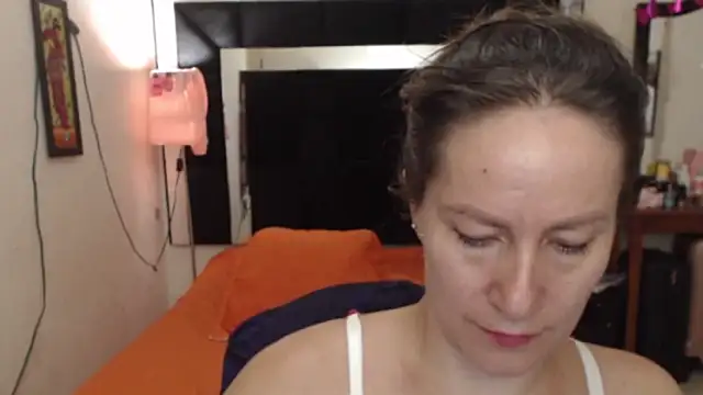 Snapshot of CATRINA-83 chatting on October 30, 9:22 pm CATRINA-83 online show from October 30, 9:22 pm