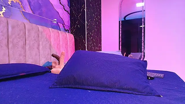 arl chloee online show from March 13, 3:11 am