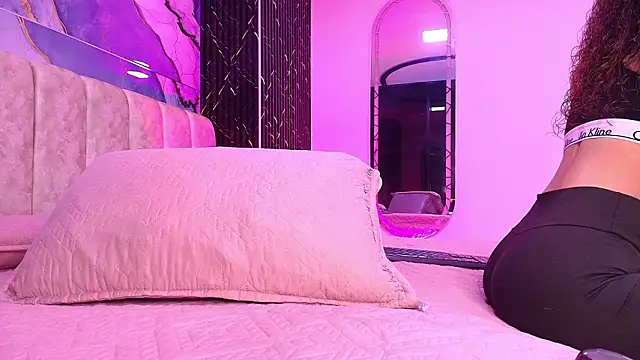 arl chloee online show from March 16, 3:03 am