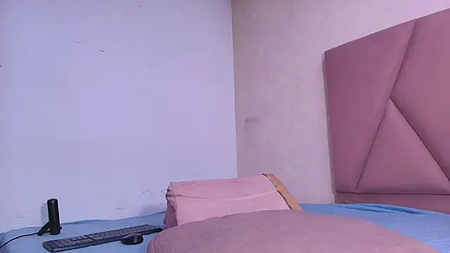 Snapshot of arl_chloee chatting on October 25, 3:06 am arl chloee online show from October 25, 3:06 am