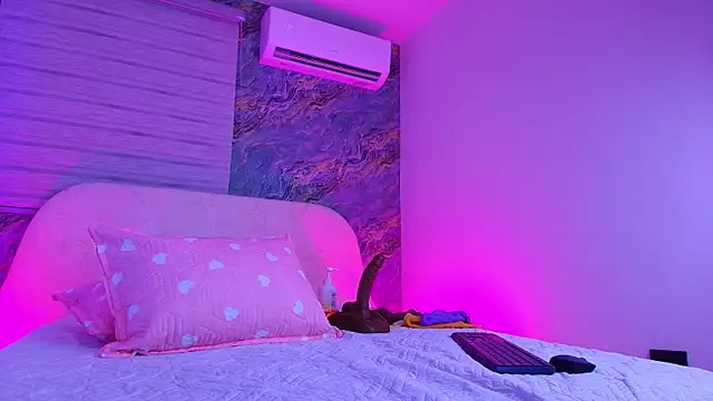 Snapshot of arl_chloee chatting on November 19, 3:06 am arl chloee online show from November 19, 3:06 am