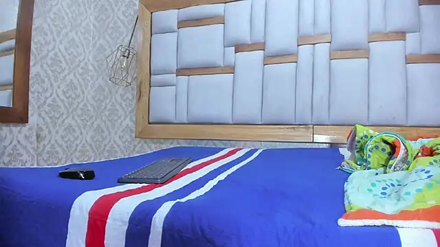 Snapshot of arl_chloee chatting on November 8, 3:10 am arl chloee online show from November 8, 3:10 am