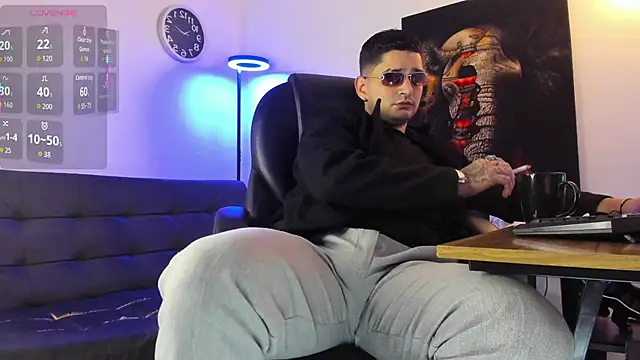 Snapshot of Nicolas_Fellener chatting on February 27, 4:34 am Nicolas Fellener online show from February 27, 4:34 am