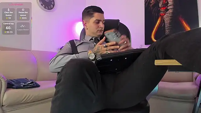 Snapshot of Nicolas_Fellener chatting on February 6, 3:57 am Nicolas Fellener online show from February 6, 3:57 am