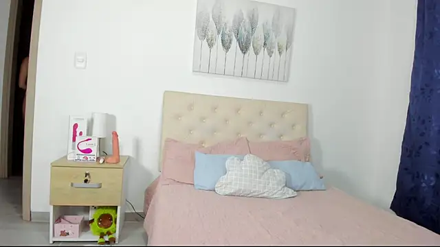 Snapshot of brenda_x_69 chatting on October 28, 1:06 am brenda x 69 online show from October 28, 1:06 am