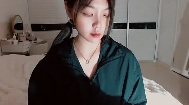 -Lucky Girl online show from March 6, 11:53 pm