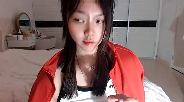 -Lucky Girl online show from March 7, 3:18 pm