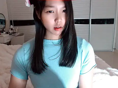 -Lucky Girl online show from March 2, 4:07 am
