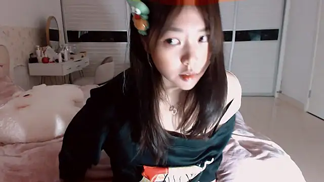 -Lucky Girl online show from March 17, 2:03 am