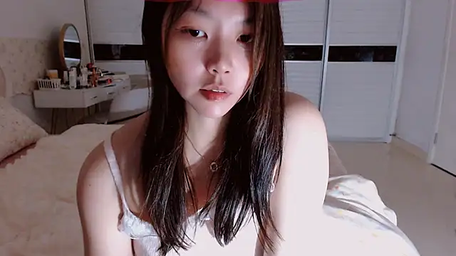 -Lucky Girl online show from May 10, 2:30 pm