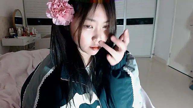 -Lucky Girl online show from January 14, 1:15 pm