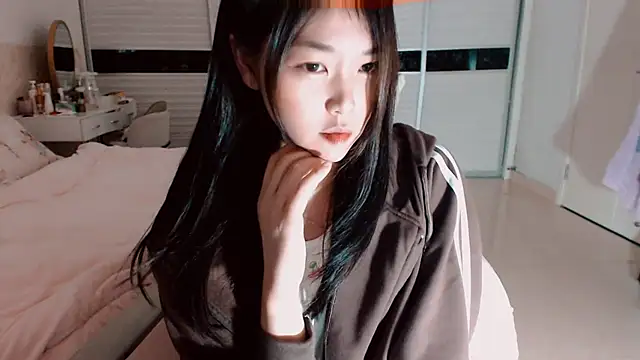 -Lucky Girl online show from February 9, 12:25 pm