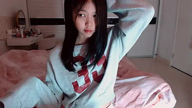 -Lucky Girl online show from December 5, 3:16 am