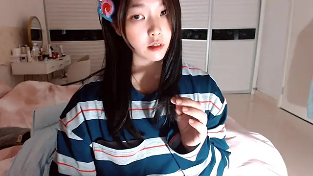 -Lucky Girl online show from December 4, 3:11 pm