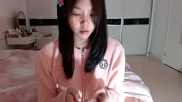 -Lucky Girl online show from November 12, 3:21 am