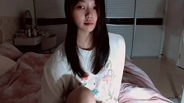 -Lucky Girl online show from May 14, 2:25 pm