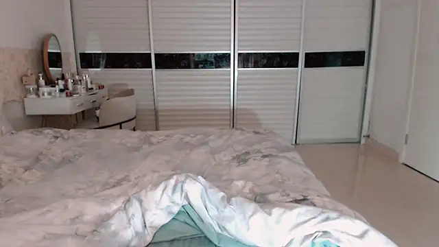 -Lucky Girl online show from November 8, 2:04 am