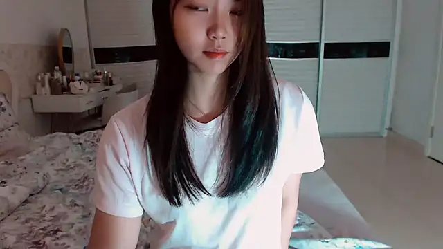 Snapshot of -Lucky_Girl chatting on July 5, 2:16 am -Lucky Girl online show from July 5, 2:16 am