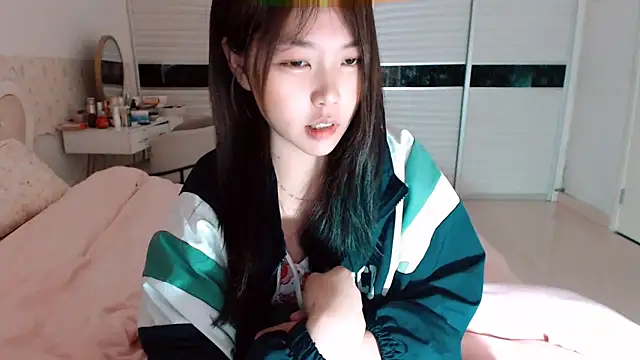 -Lucky Girl online show from April 12, 1:31 am