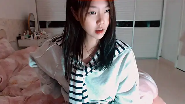 -Lucky Girl online show from March 29, 1:29 am