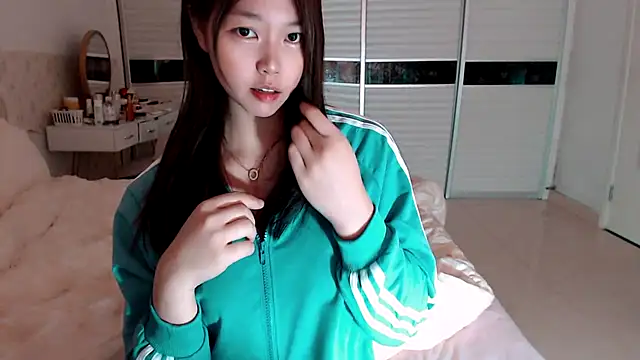 -Lucky Girl online show from May 10, 2:26 am