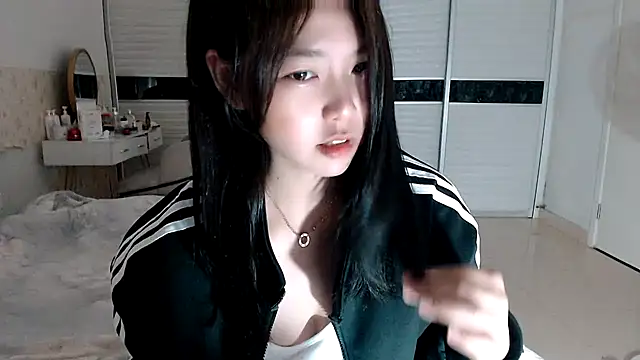 -Lucky Girl online show from October 9, 1:33 pm