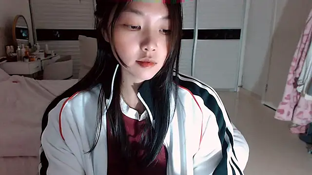 -Lucky Girl online show from January 18, 2:20 pm