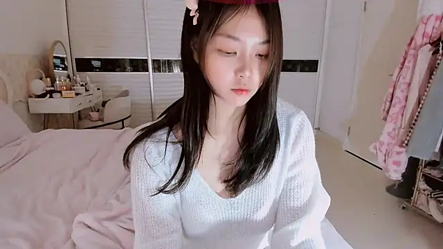 -Lucky Girl online show from January 17, 1:15 pm