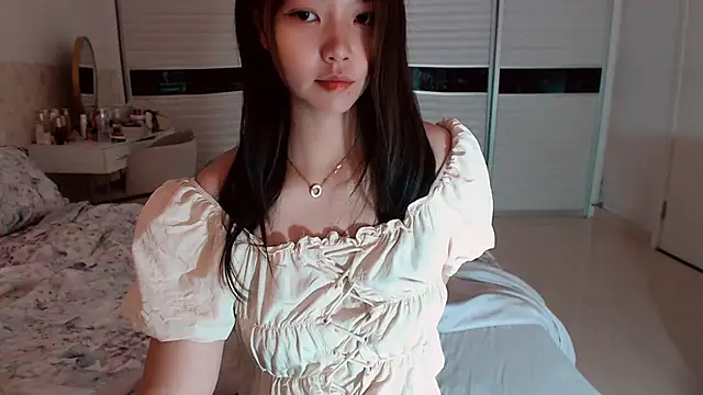 Snapshot of -Lucky_Girl chatting on July 2, 3:23 am -Lucky Girl online show from July 2, 3:23 am