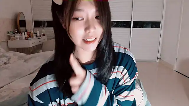 -Lucky Girl online show from October 27, 2:40 pm