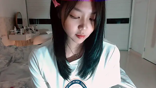 -Lucky Girl online show from November 1, 1:38 pm