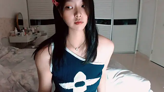 -Lucky Girl online show from November 2, 3:06 pm