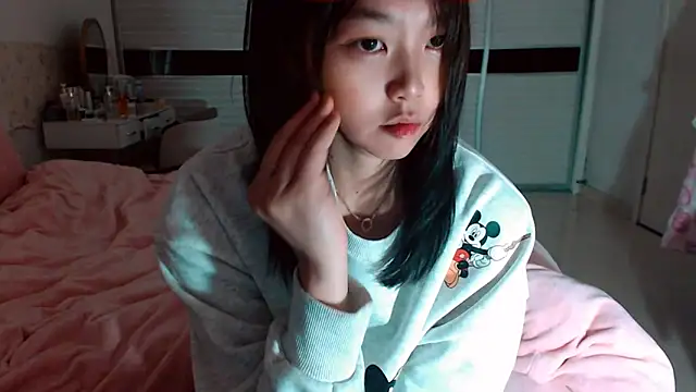 -Lucky Girl online show from March 1, 2:22 am