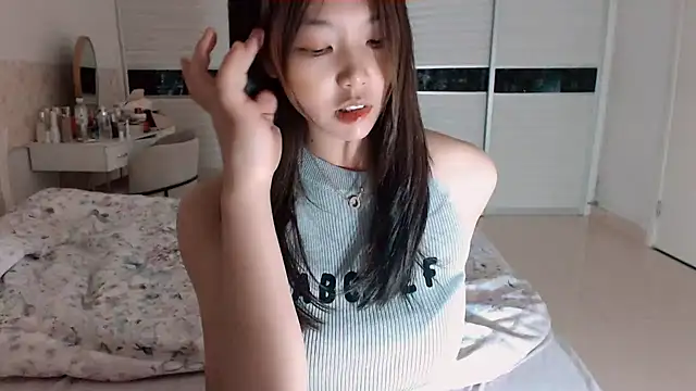 Snapshot of -Lucky_Girl chatting on July 4, 2:10 pm -Lucky Girl online show from July 4, 2:10 pm
