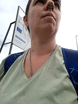 Jassiundich2 online show from May 6, 1:48 pm