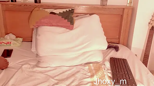 Jhoxy M online show from February 23, 8:06 am