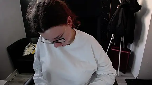 littleviki7 online show from March 13, 7:57 am