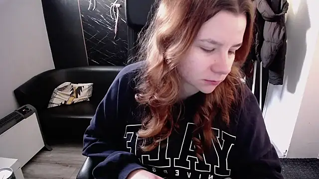 littleviki7 online show from March 9, 7:45 am