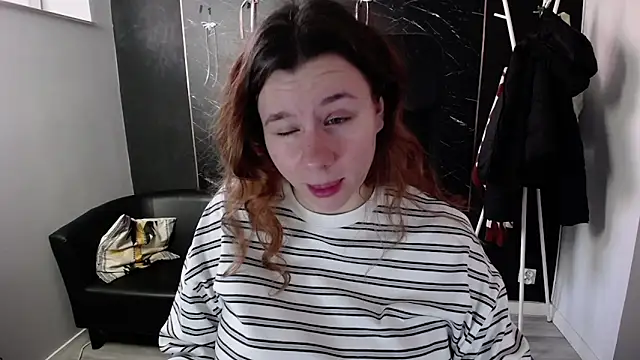 littleviki7 online show from March 18, 6:27 am