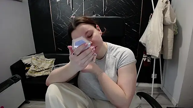 littleviki7 online show from February 2, 7:18 am