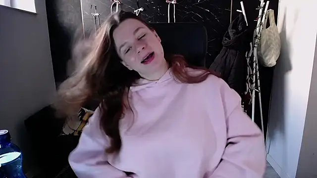 littleviki7 online show from March 4, 7:38 am