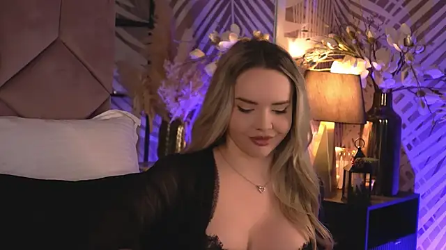 Snapshot of KatyaBelle chatting on February 2, 8:41 pm KatyaBelle online show from February 2, 8:41 pm