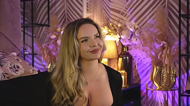 Snapshot of KatyaBelle chatting on March 1, 12:21 am KatyaBelle online show from March 1, 12:21 am