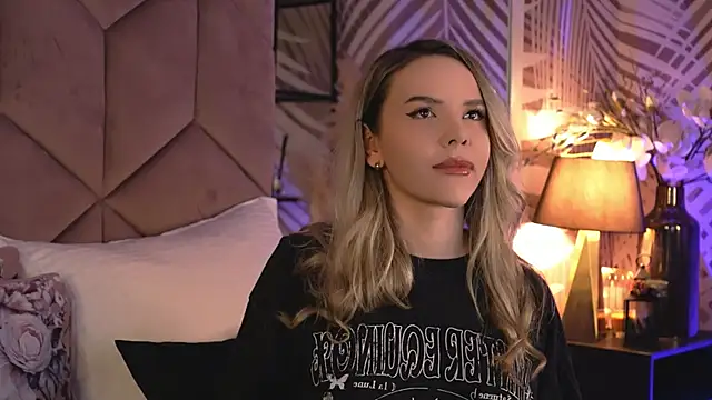 Snapshot of KatyaBelle chatting on February 11, 8:31 pm KatyaBelle online show from February 11, 8:31 pm