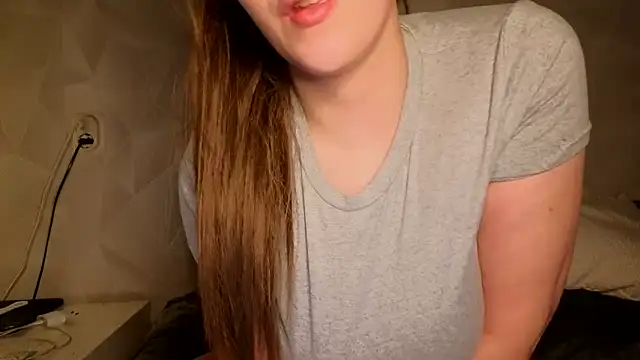 Sweetninaaa online show from April 2, 10:00 am