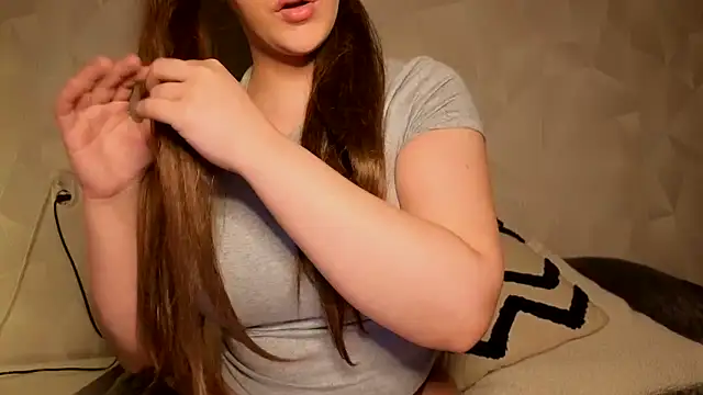 Sweetninaaa online show from March 18, 1:02 pm